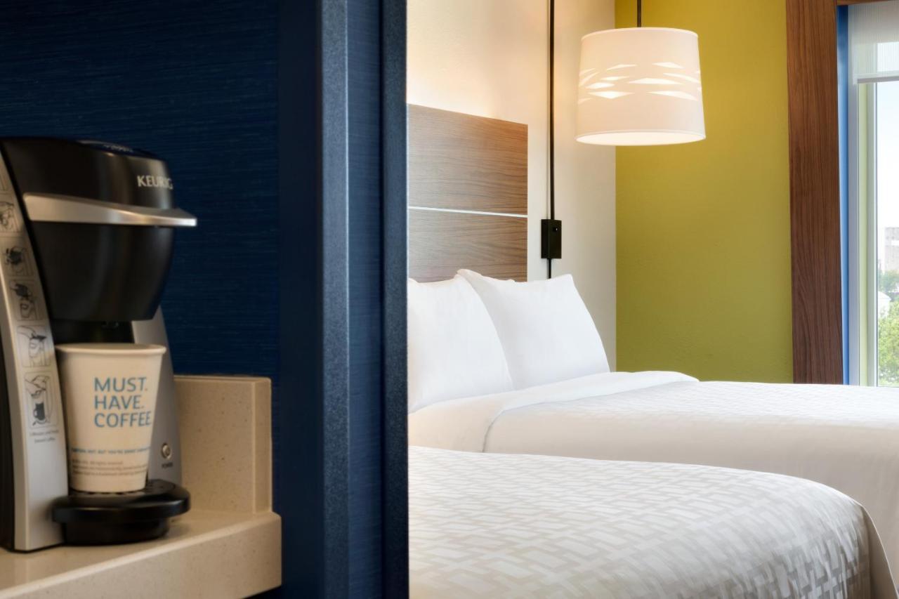 Express & - By Ihg Hotel Yorkville